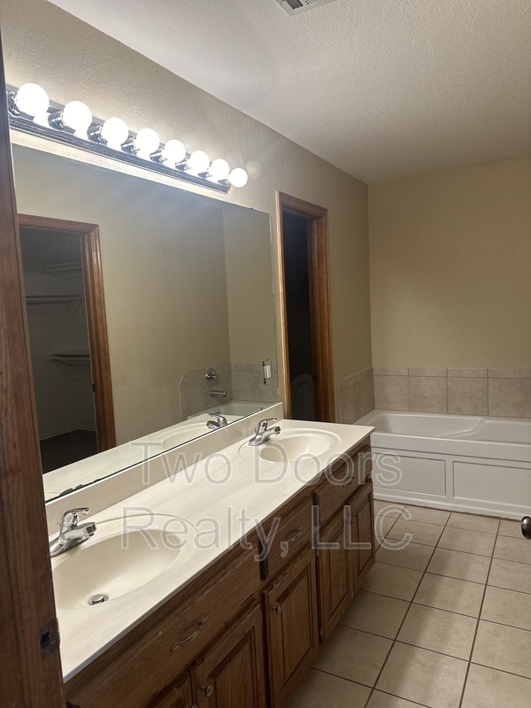 Building Photo - 15901 Big Cypress Dr