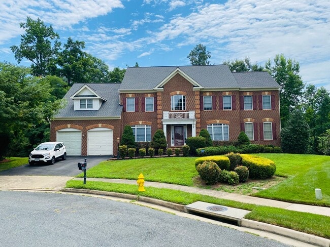 Building Photo - GORGEOUS FORMER MODEL HOME - MINUTES TO QUANTICO