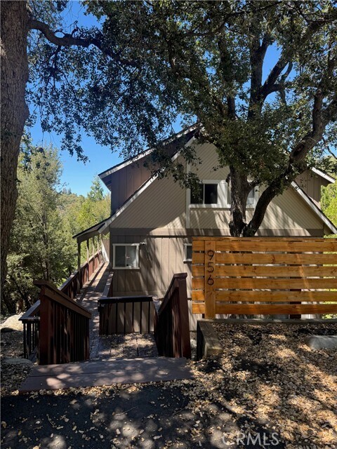 Building Photo - 956 Teakwood Dr