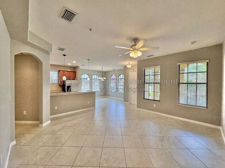 Building Photo - 11880 Adoncia Way