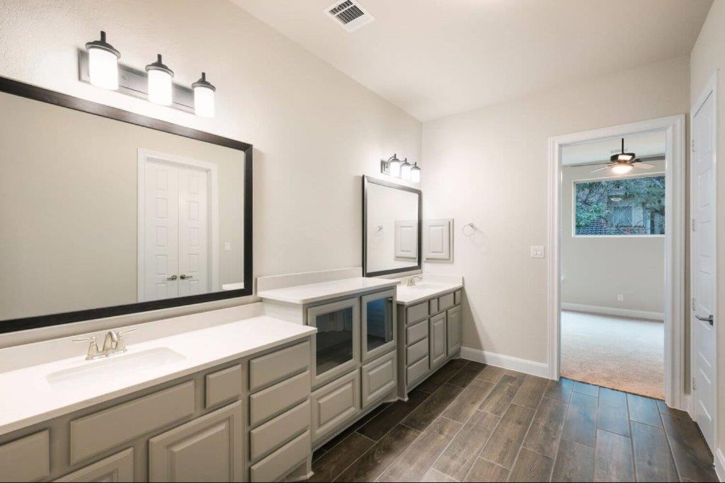 Master Bath - 11330 Cottage Grove