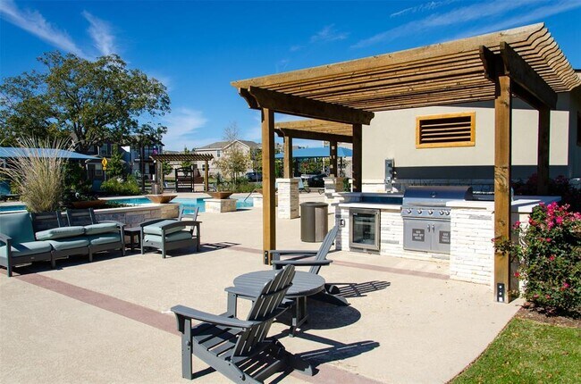 Building Photo - 2136 Pecan Island Dr