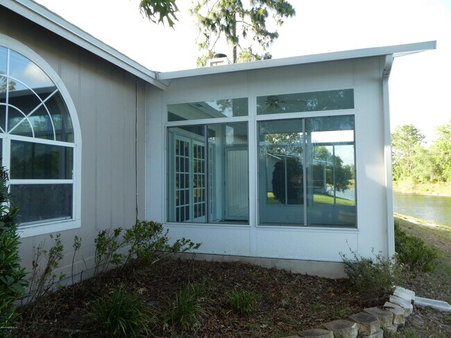 Building Photo - 8804 Ivymill Pl N