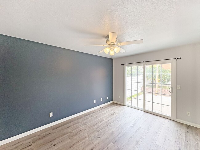 Building Photo - SD: Comfortable 3BD/2BA Home in Oceanside with Community Pool, 2-Car Garage & Walking Trails
