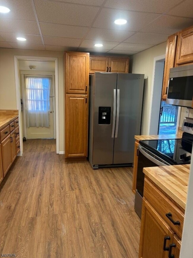 Building Photo - 44 Oak St