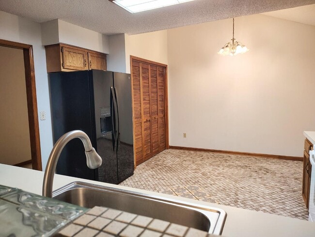 Building Photo - 3110 Paddle Creek Dr