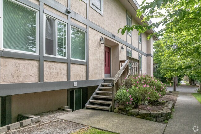 Entrance - 1446 E Roy St