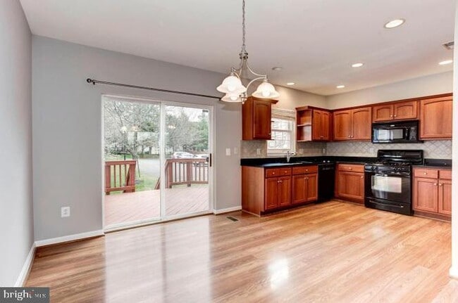 Building Photo - 25454 Upper Clubhouse Dr