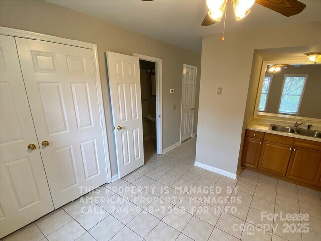 Building Photo - 501 Martin Cir