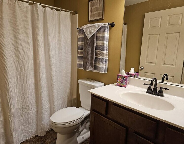 Building Photo - 405 Mimosa Ct