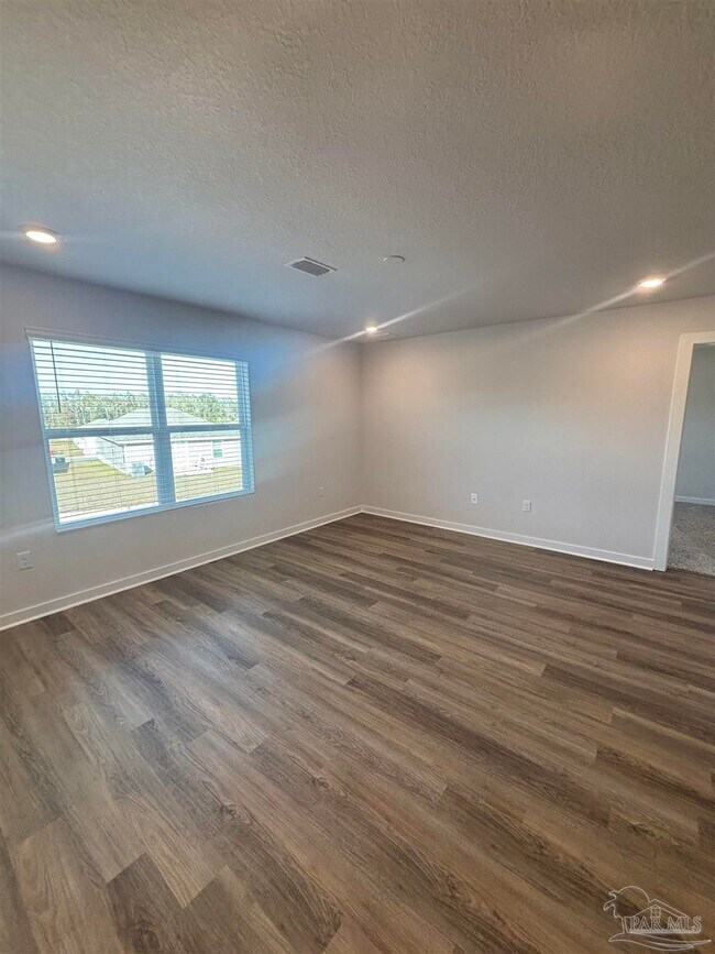 Building Photo - 111 Anhinga St