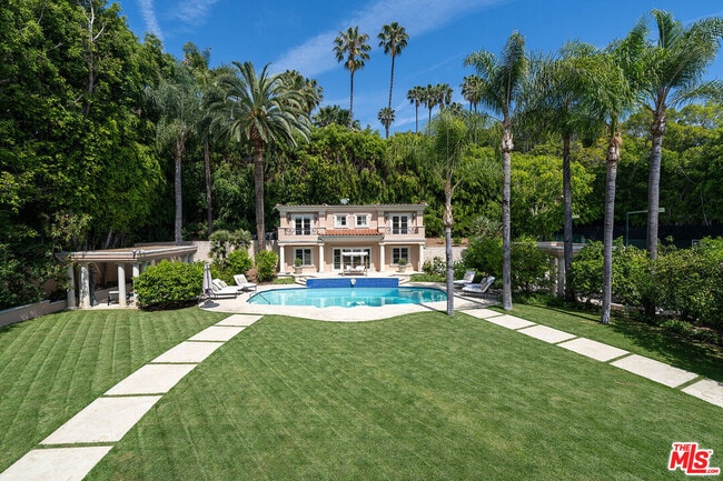 Building Photo - 407 Robert Ln