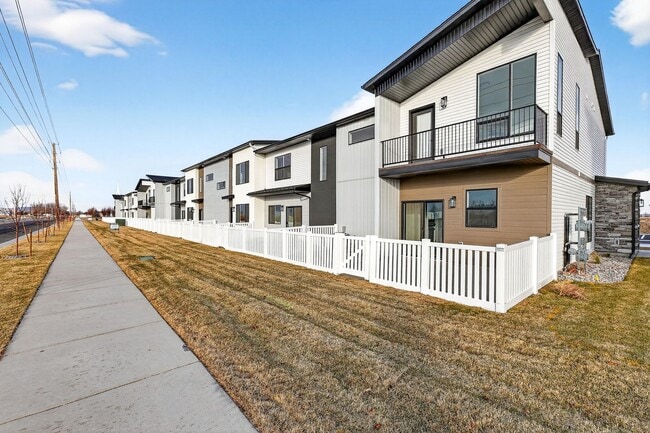 Building Photo - BRAND NEW TOWNHOME IN REXBURG WITH GARAGE