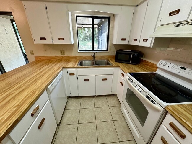 Building Photo - Charming 3/2 Home for Lease in Port Orange, Florida!