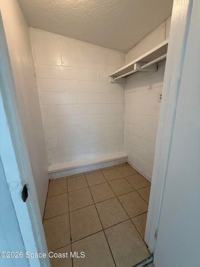 Building Photo - 1218 Willow Ln