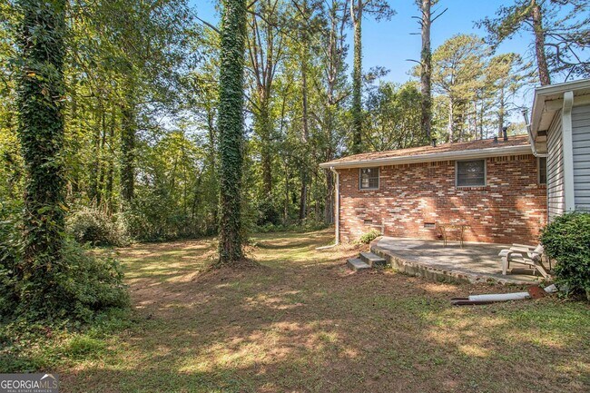 Building Photo - 127 Ruzelle Dr SE