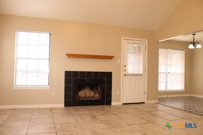 Building Photo - 3819 Oak Valley Dr