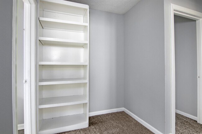 Building Photo - 7244 Rhobell St