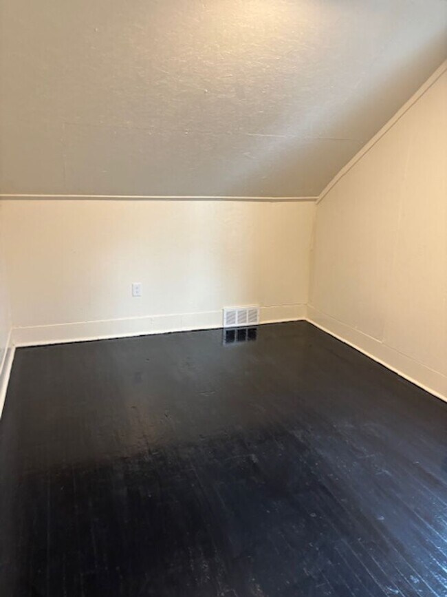 Building Photo - 1468 Hoyt St