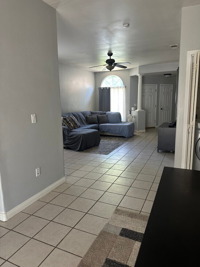 Building Photo - 6717 Pompadour Ct