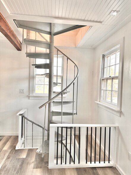 Building Photo - 1301 W Strasburg Rd