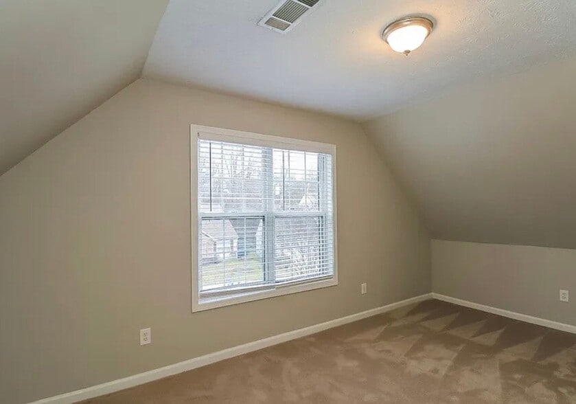 Building Photo - 5496 Walnut Ln