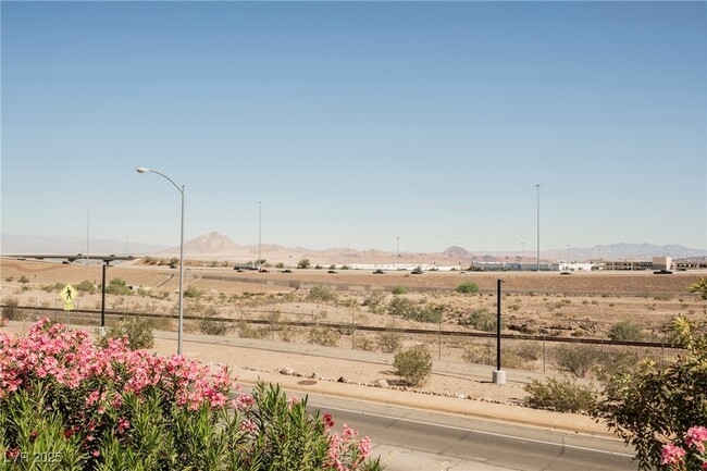 Building Photo - 138 Cam Capri