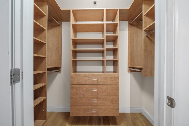 Building Photo - 5711 Jefferson St