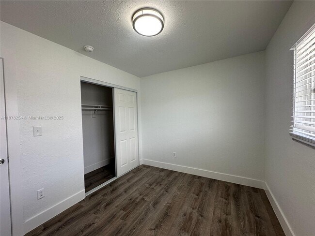 Building Photo - 2843 Fillmore St