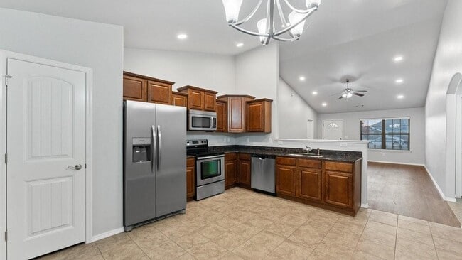 Building Photo - 5305 SW Cherry Creek Rd