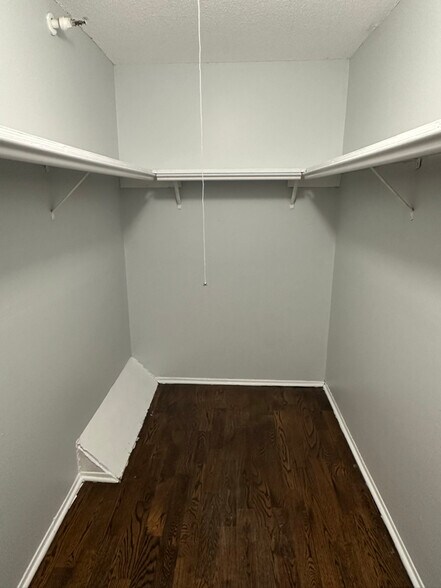 Building Photo - 32 Old Foxon Rd