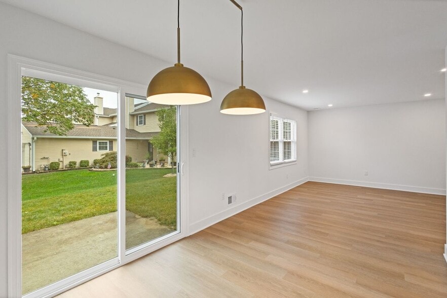 Building Photo - 5 Exeter Ct