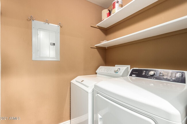 Building Photo - 14450 N Thompson Peak Pkwy