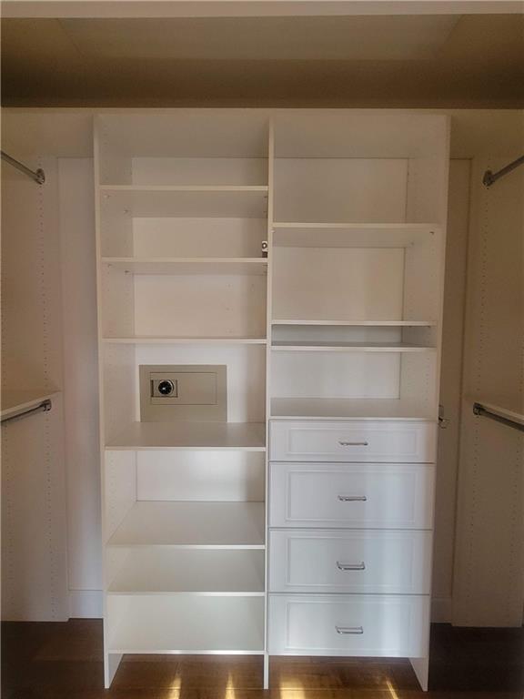 Building Photo - 3740 Clubland Dr