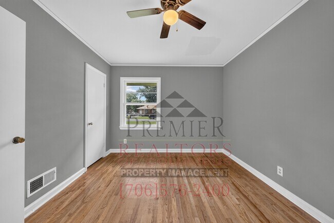 Building Photo - 1819 Rosemary Ln