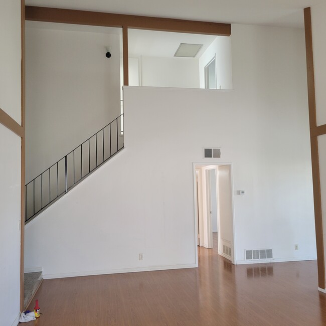 Building Photo - 13543 Joaquin Dr