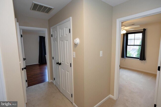 Building Photo - 1411 Campbell Ct NE