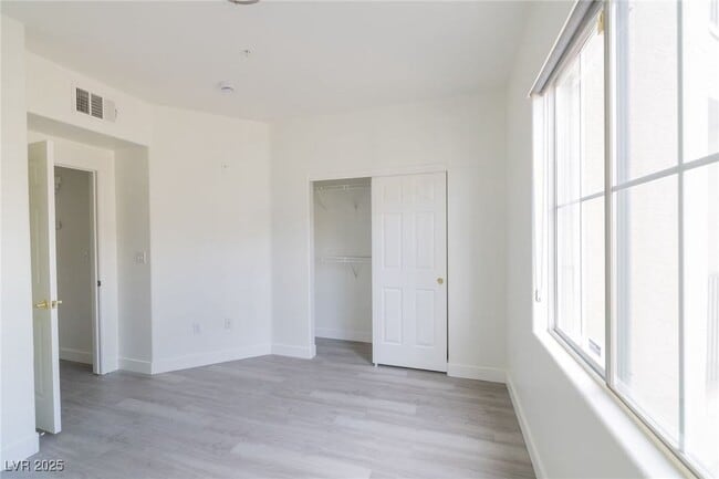 Building Photo - 7151 S Durango Dr