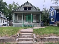 Building Photo - Charming Updated 4 Bedroom in East Council...