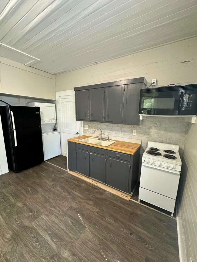 Building Photo - 970 Gorgas St