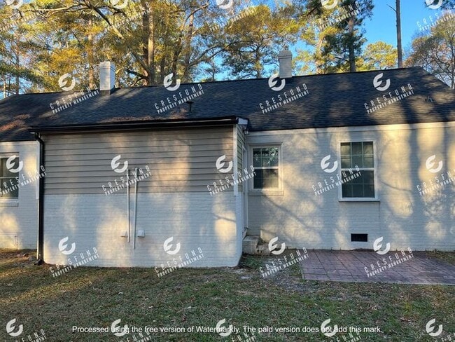 Building Photo - Adorable 2 Bedroom 1 Bathroom Ready for Mo...