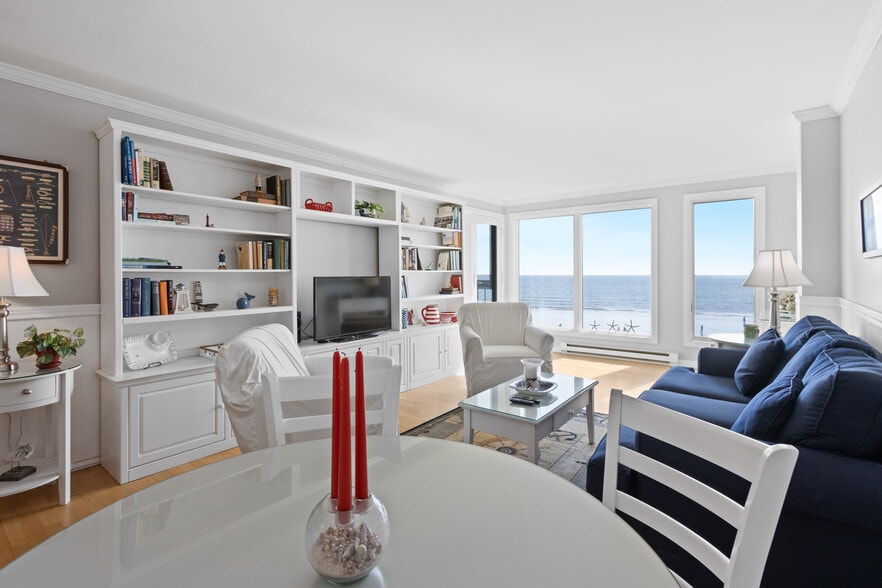 Primary Photo - 1 Seacliff Ave