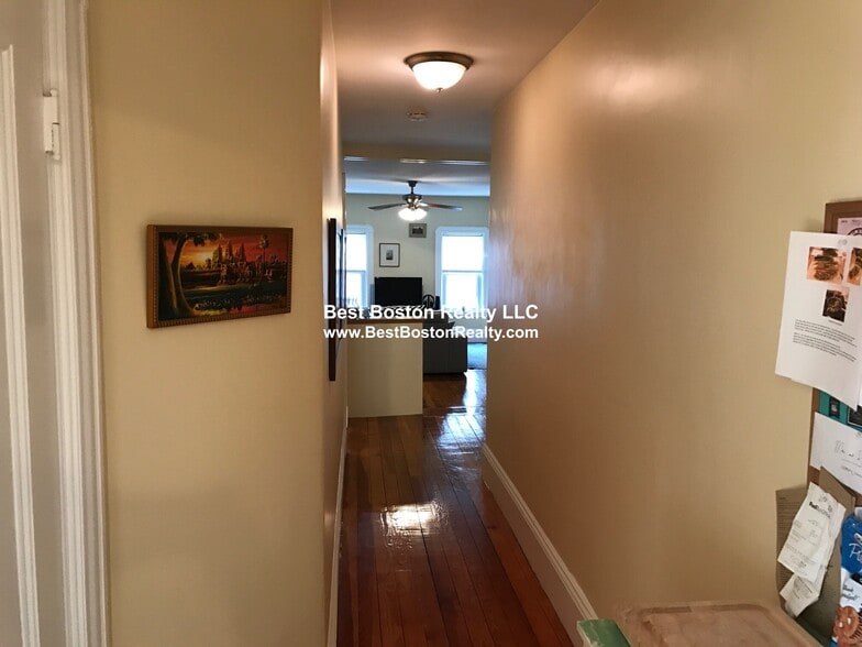 Building Photo - 21 Chandler St