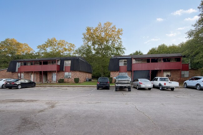 Building Photo - Newly Renovated Apartments in Moulton!