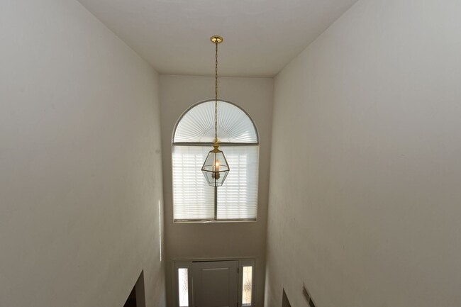 Building Photo - Lakefront home in Grassfield School District