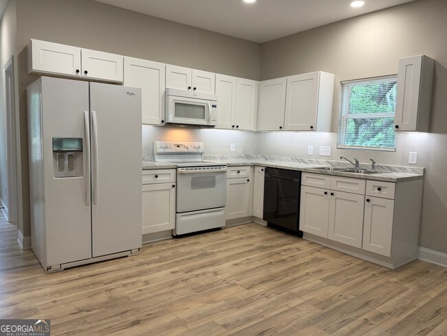 Building Photo - 326 S McIntosh St