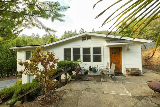 Building Photo - 30 Barranca Rd