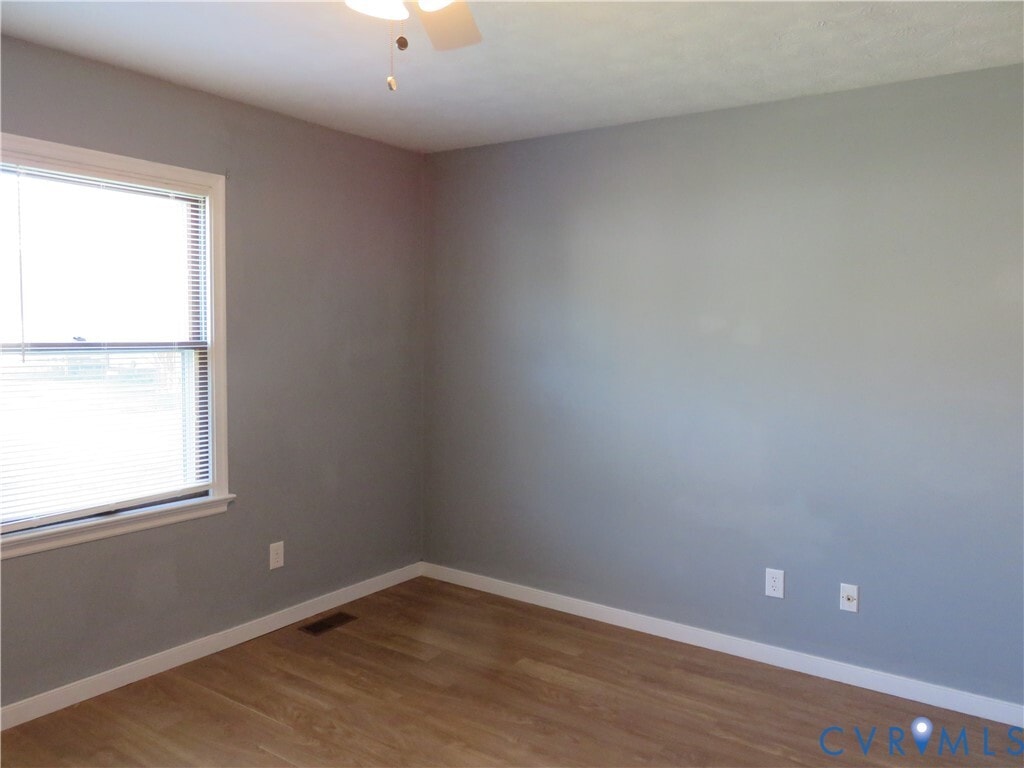 Building Photo - 7 S Daisy Ave