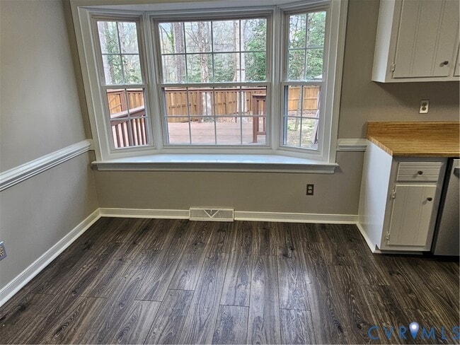 Building Photo - 517 Pleasanthill Dr