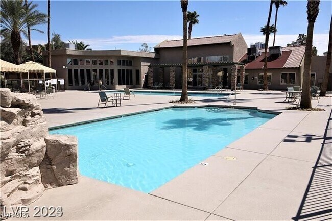 Building Photo - 5081 River Glen Dr